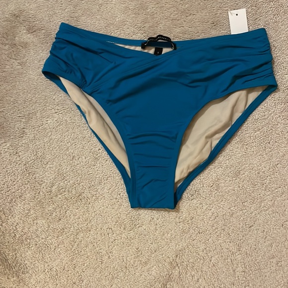 Nwt whbm jade bikini - top is medium and bottom is small. Ver flattering! - Picture 2 of 6